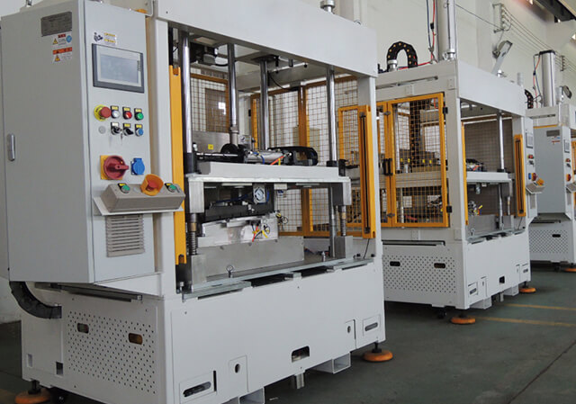 汽車門板自動化包覆設(shè)備