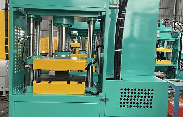 汽車內飾件成型機