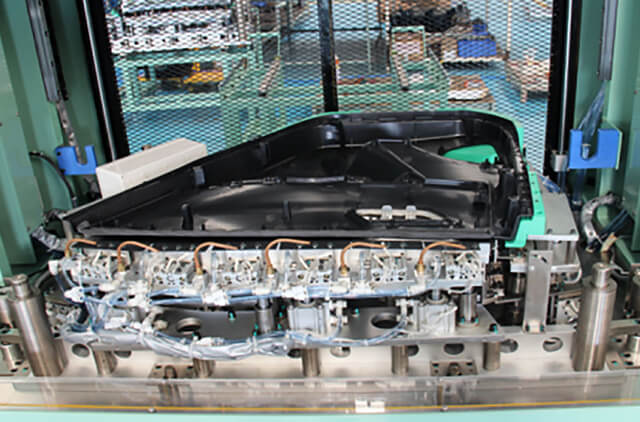 汽車內飾門板包邊設備