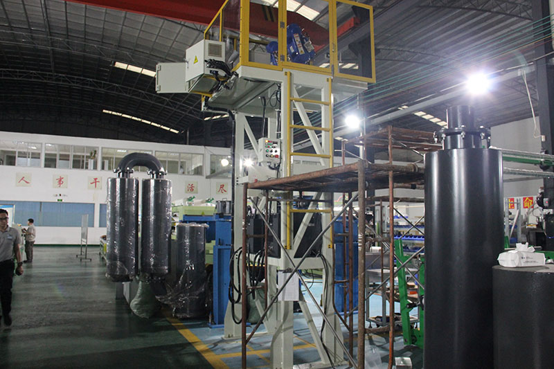 機(jī)器人水口剪切機(jī)